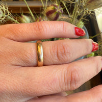 Handsome Edwardian 18k Gold Half Round Band