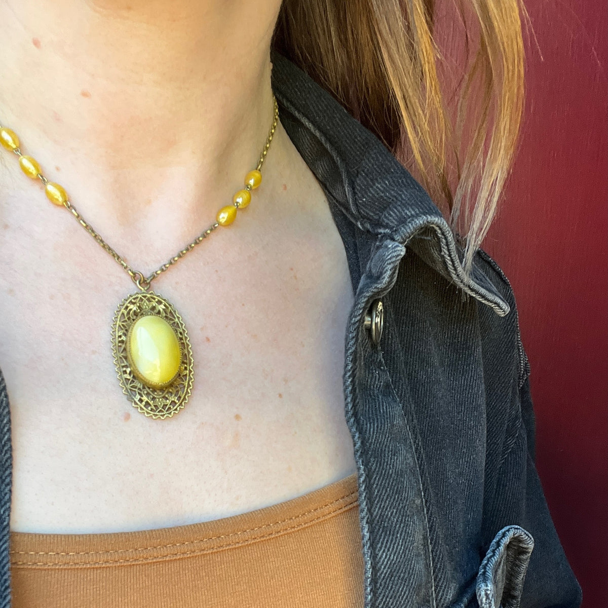 Buttery Yellow Glass & Brass Deco Era Necklace