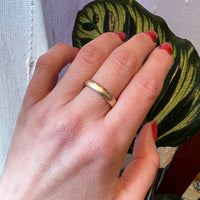 Mellow 14k Gold Wedding Band Size 10