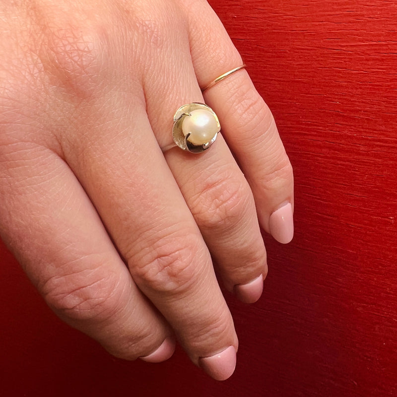 Mid Century Pearl & Sterling Silver Solitaire Ring