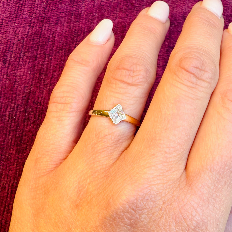 Exquisite Kite Diamond in Handcrafted Gold Ring by 720