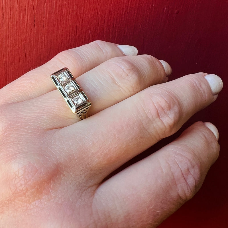 Three Diamond Lacy Lattice Filigree Ring