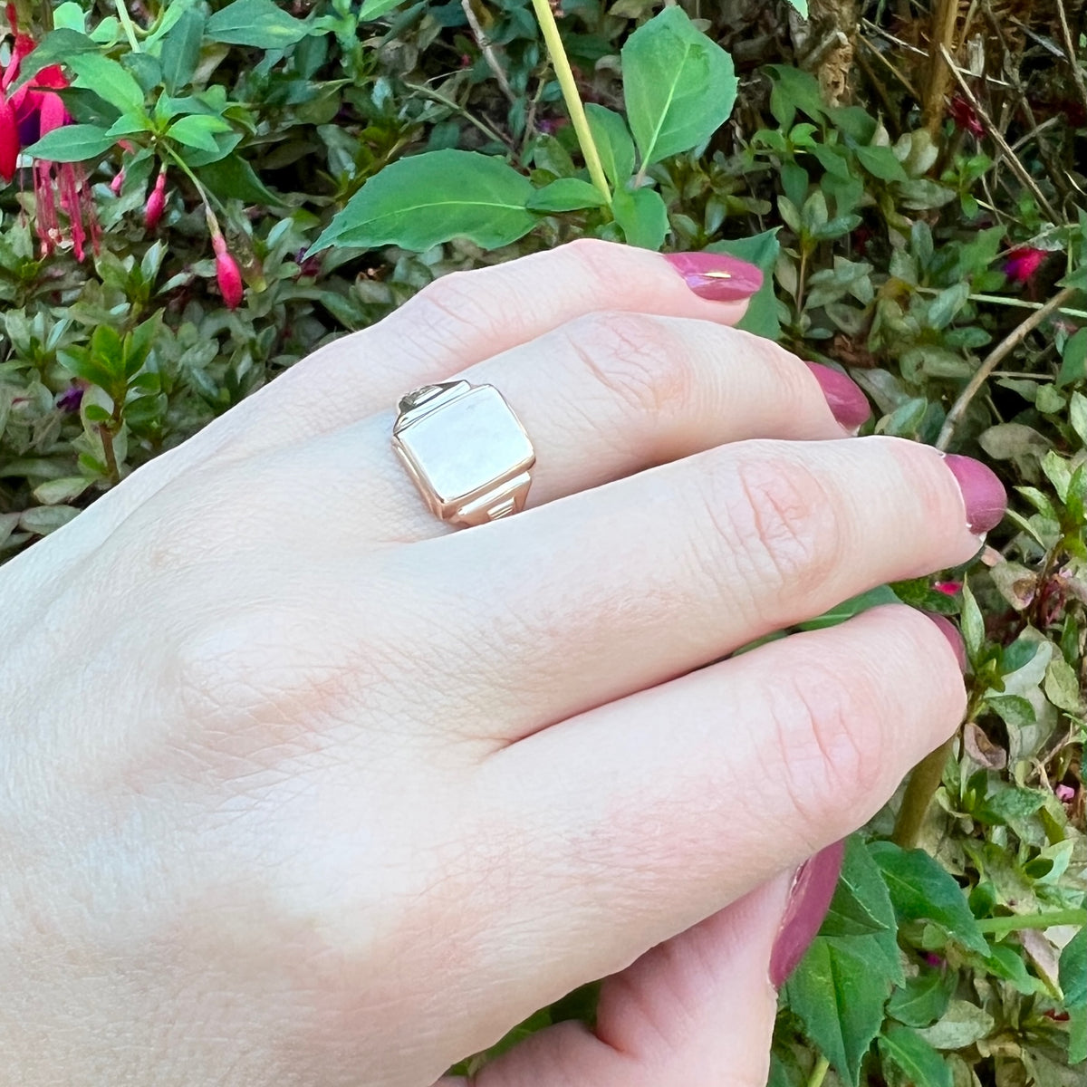 Handsome Gold Signet Ring with Engraved Shoulders