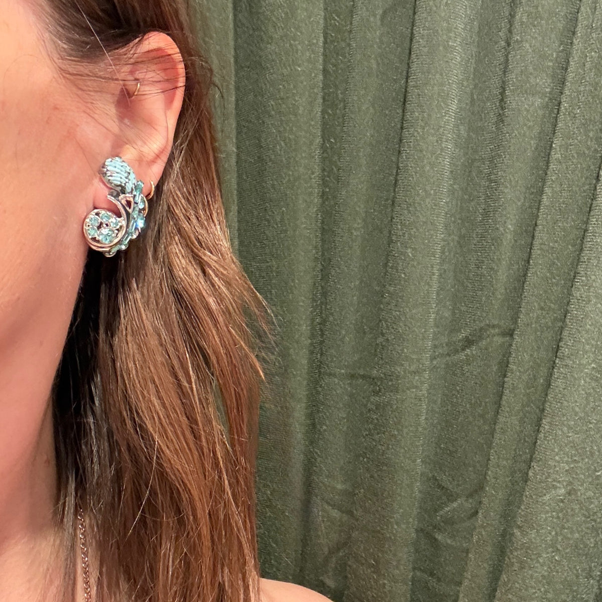 Hollycraft Flower Earrings in Blue Glass & Rhinestones