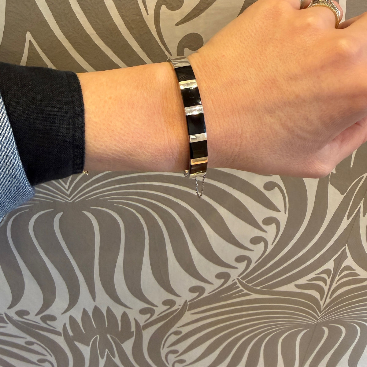 Onyx Inlay in Sterling Silver Hinged Bangle