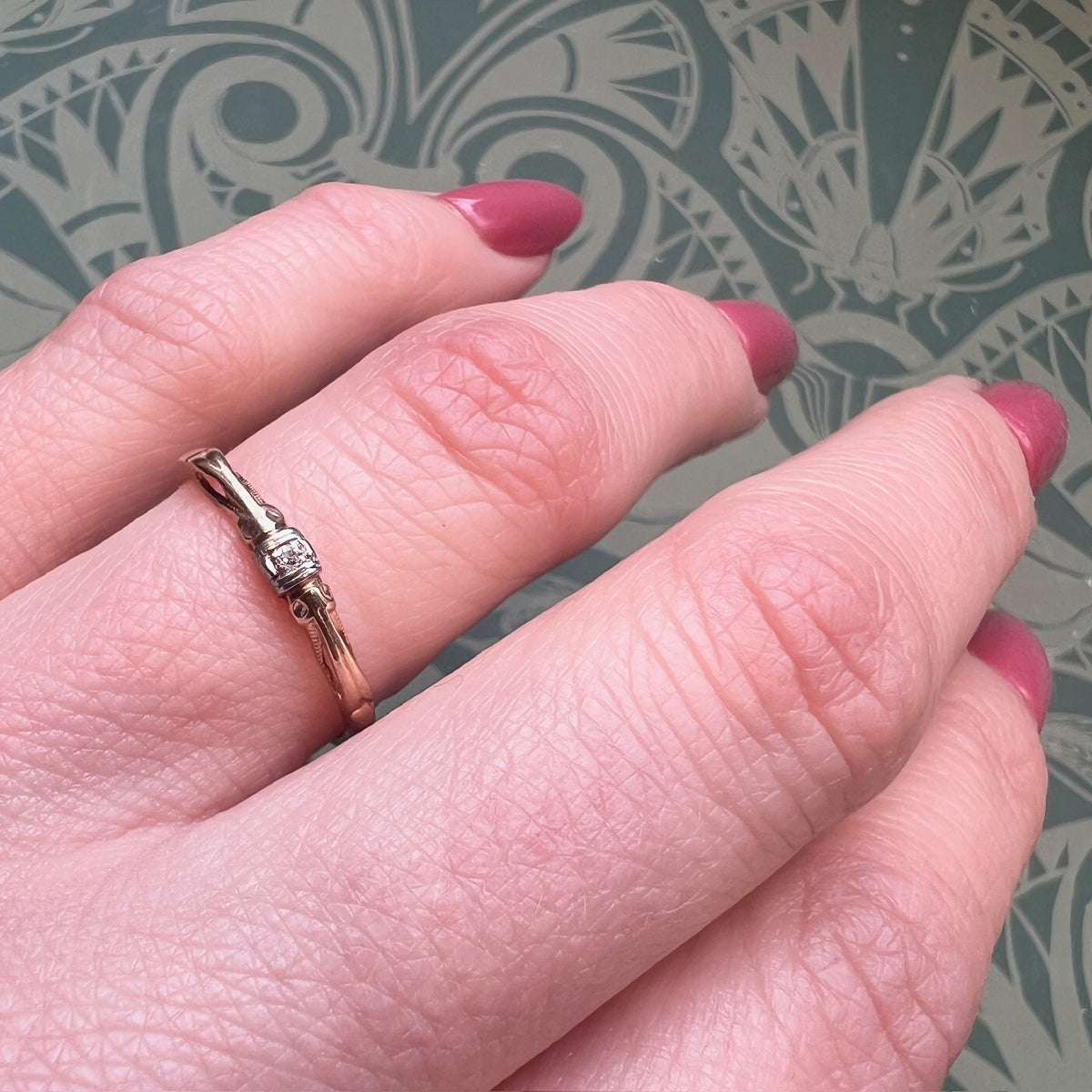 Stylized Dragonfly Two-Tone Diamond Band