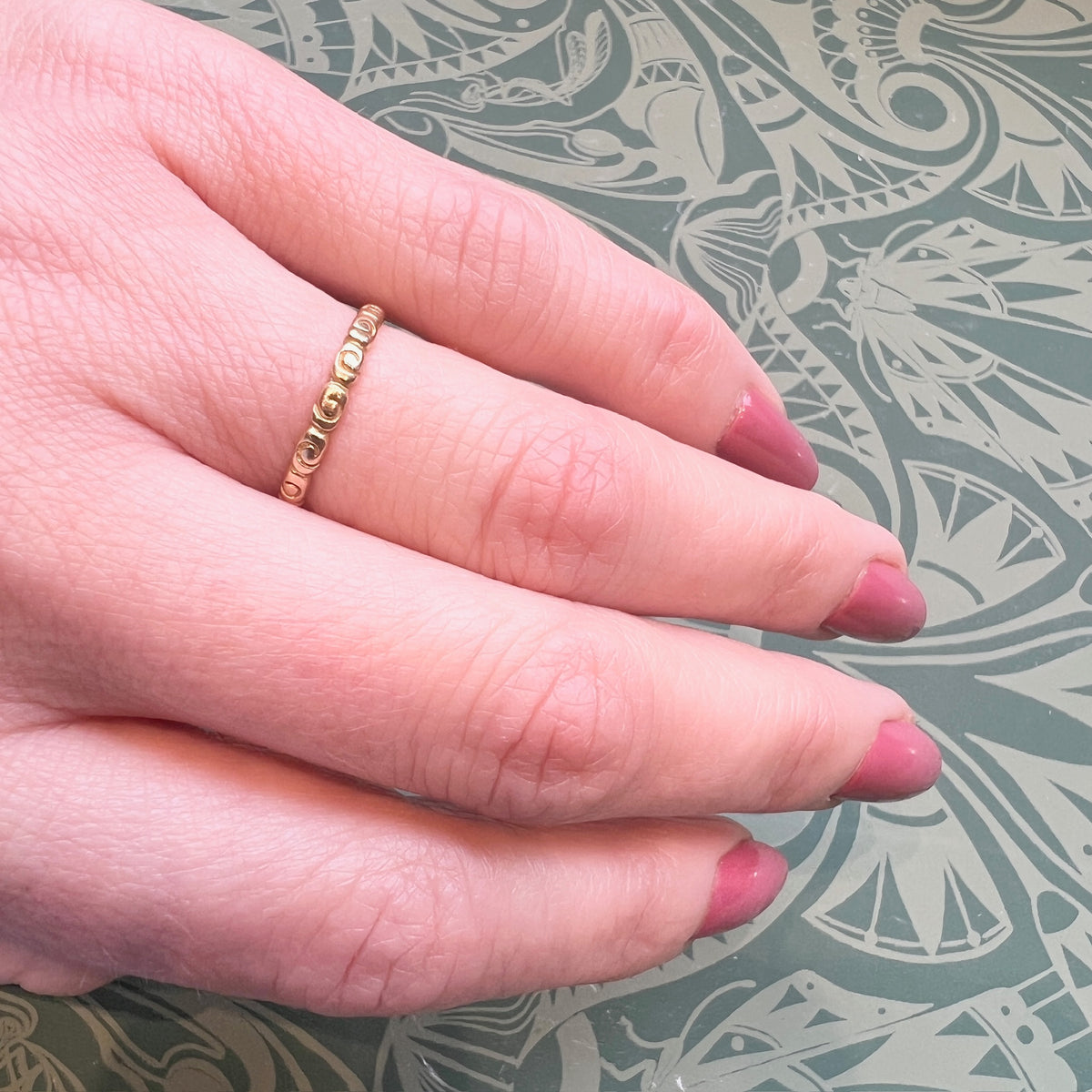 Swirling 18k Yellow Gold Vintage Band