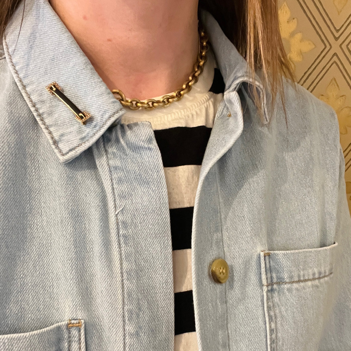 Trompe-l'œil Buckle Brooch in Enameled Gold & Pearls