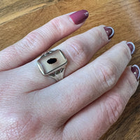 Black Spot Picture Agate in White Gold Ring