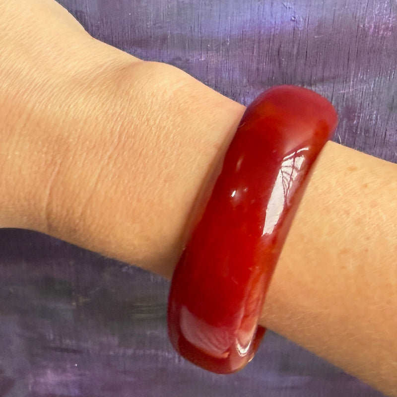 Chubby Chestnut-Colored Bakelite Clamper Bracelet