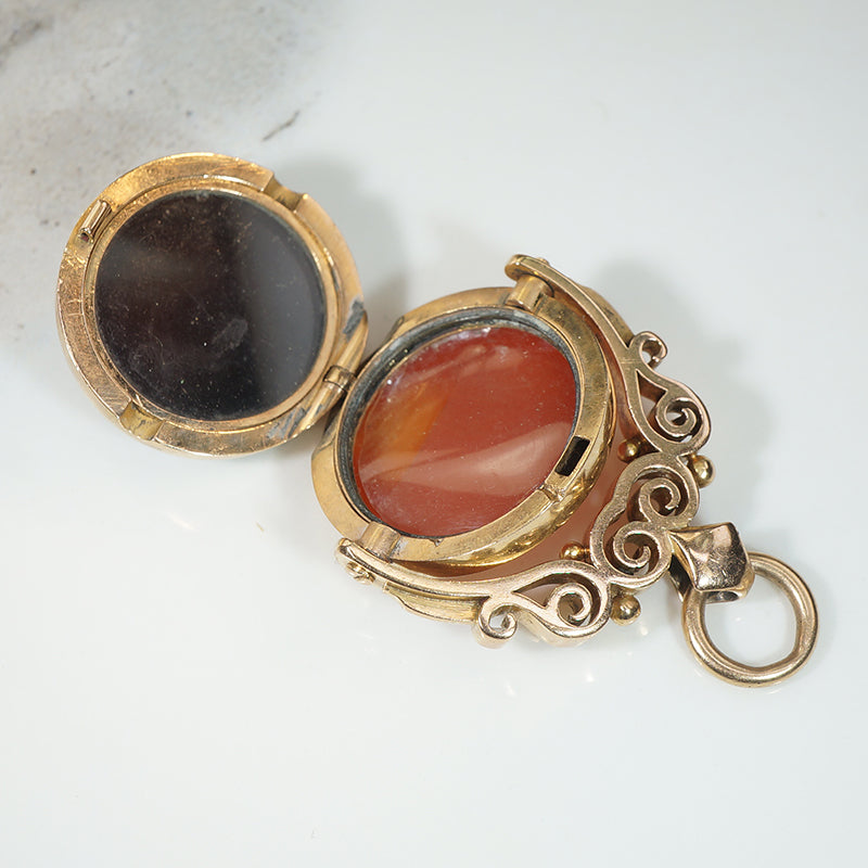 Superb 18k Gold & Agate Locket Spinner Fob