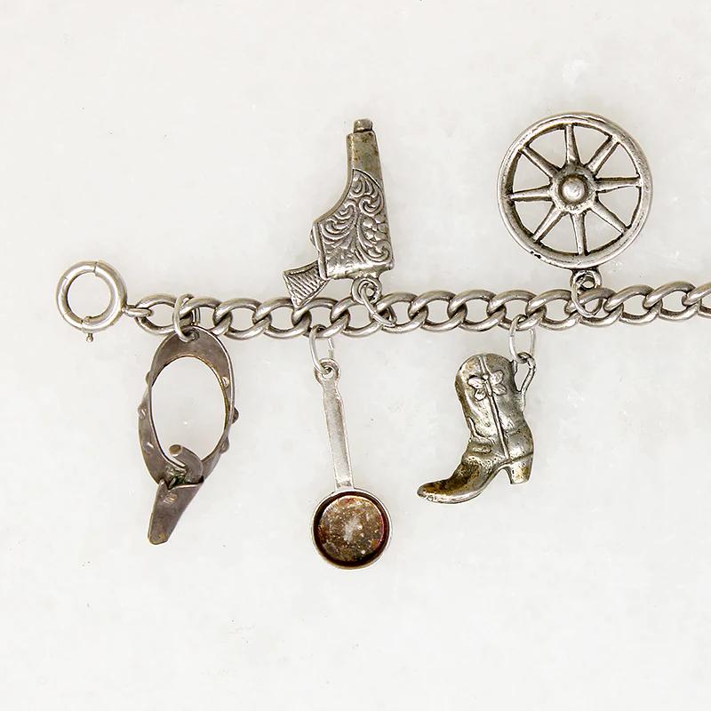 Wonderful Western Bracelet with Particularly Fine Charms