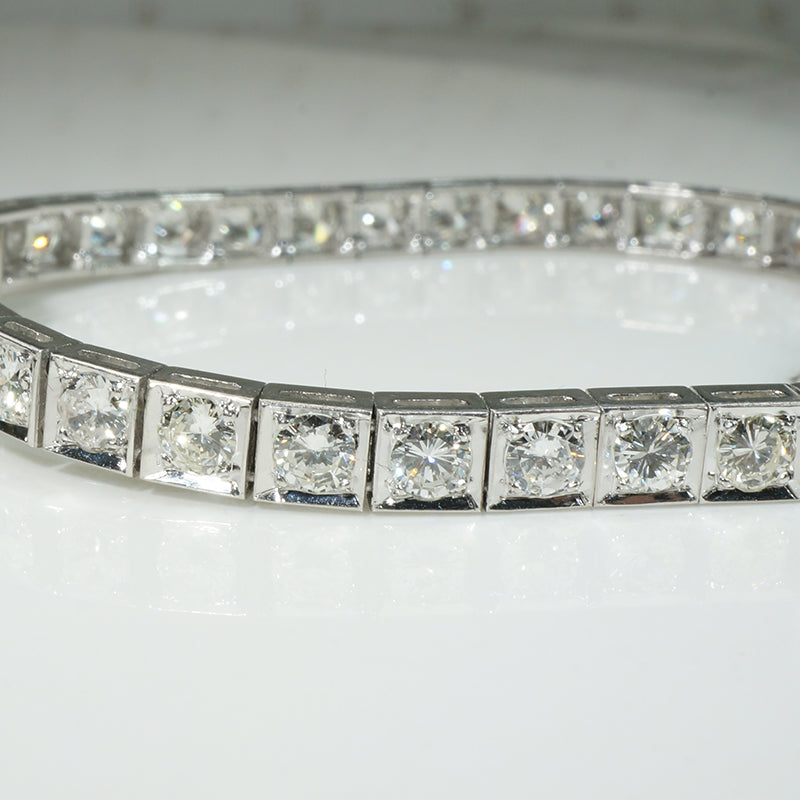Shimmering Platinum and Diamond Vintage Line Bracelet