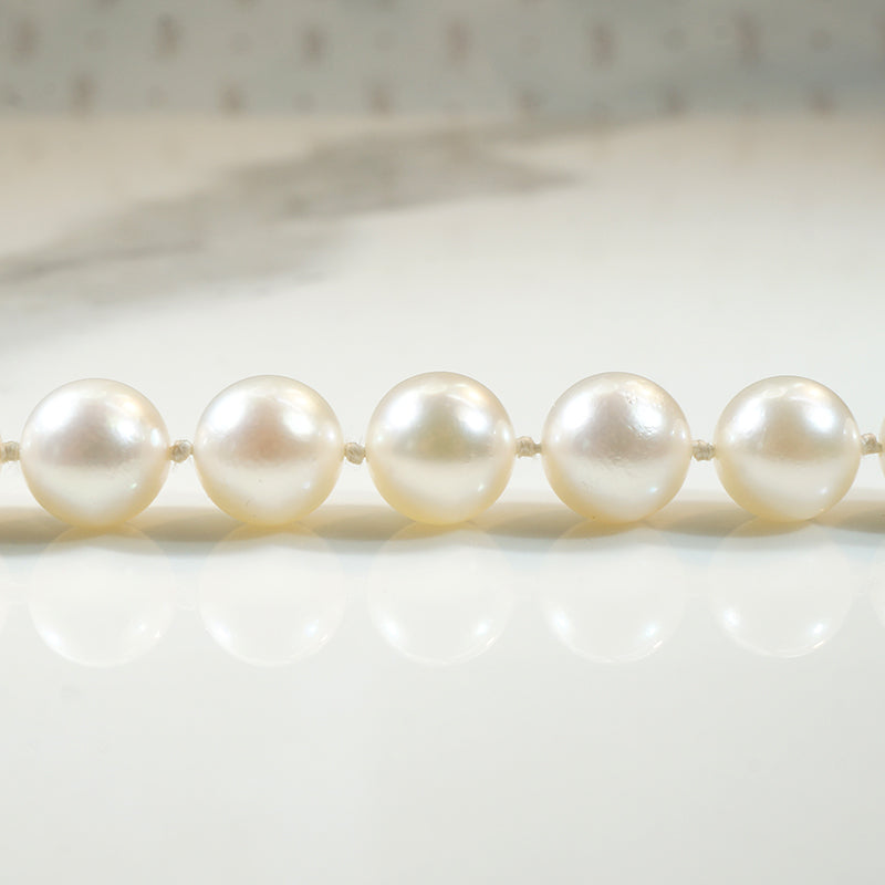 Classic Cultured Pearl Bracelet with Gold Clasp