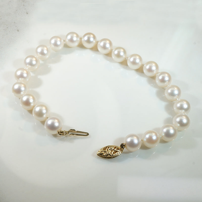Classic Cultured Pearl Bracelet with Gold Clasp
