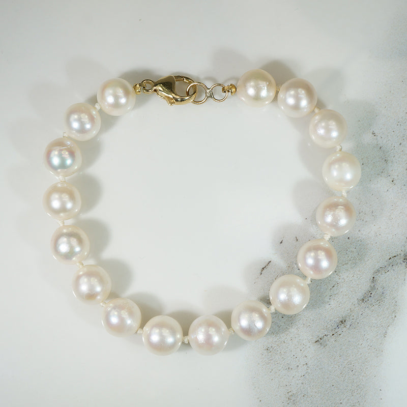 Creamy Cultured Pearl Bracelet with Gold Clasp