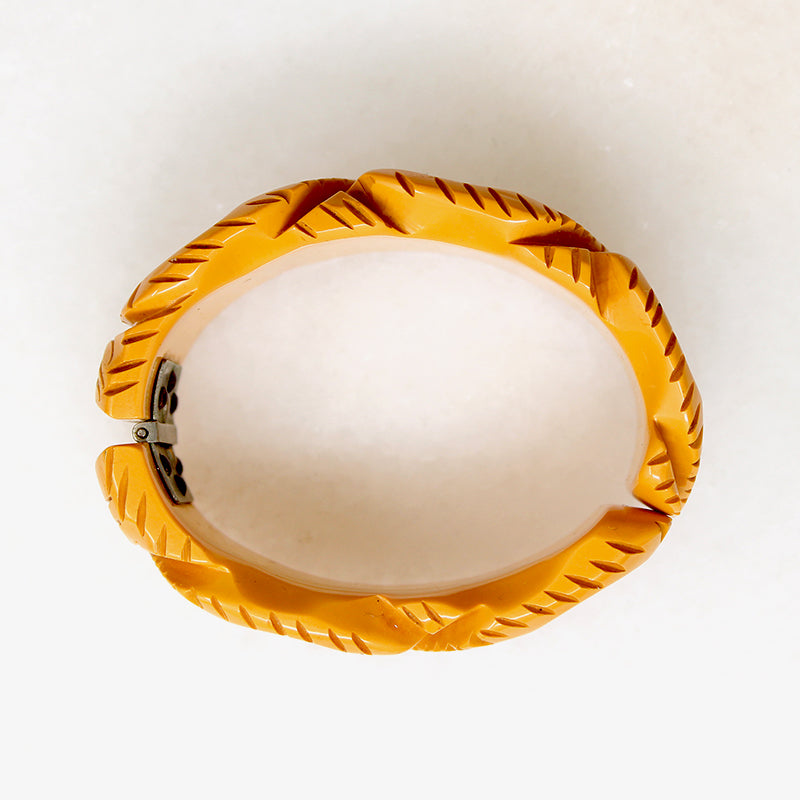 Autumn Gold Bakelite Leafy Wreath Clamper Bracelet