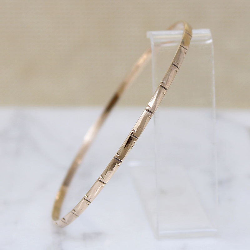 Retro 14k Gold Bangle with Zigzag Pattern