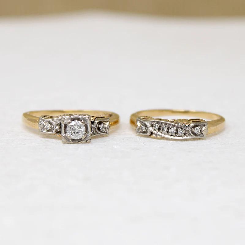 Two-Tone Tulip Retro Wedding Set