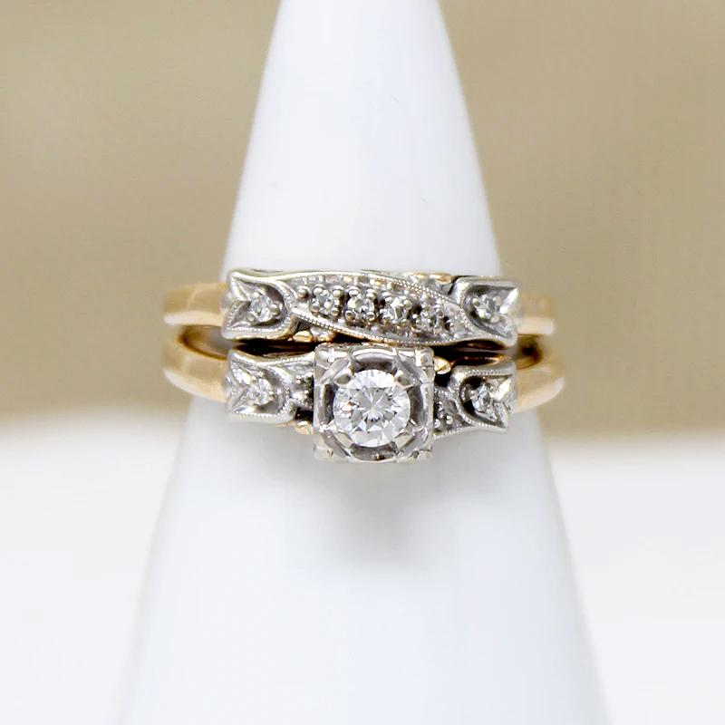 Two-Tone Tulip Retro Wedding Set