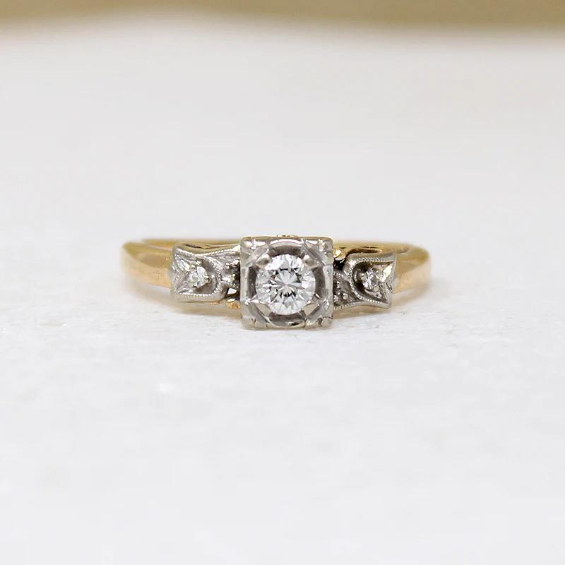 Two-Tone Tulip Retro Wedding Set