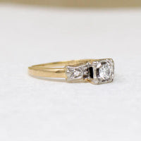 Two-Tone Tulip Retro Wedding Set