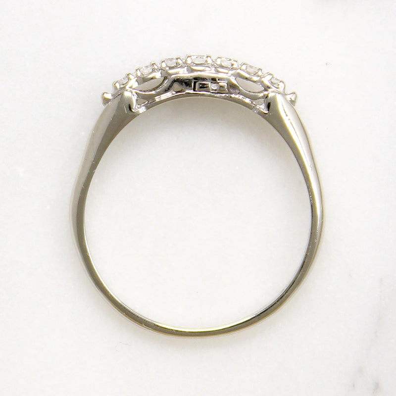 Pretty Mid Century Seven Diamond Wedding Band