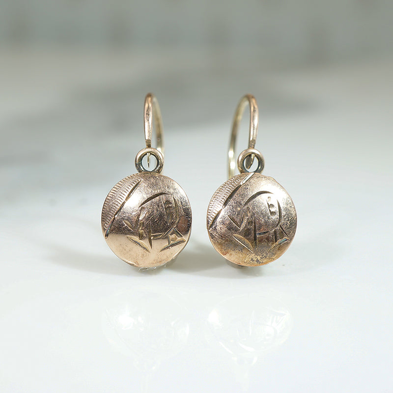 Dainty Engraved 9k Gold Earbobs