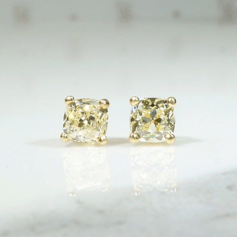 Dazzling Antique Diamonds in 18k Gold Stud Earrings