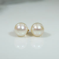 Creamy White 6mm Pearls in Gold Studs
