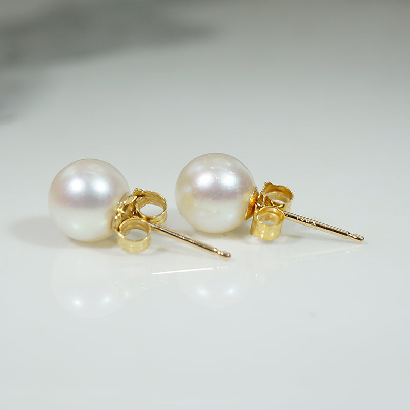 Classic 6.7mm Cultured Pearls in Gold Stud Earrings