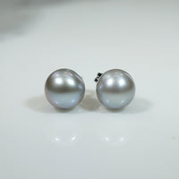 Dove-Grey 6mm Pearl & White Gold Studs