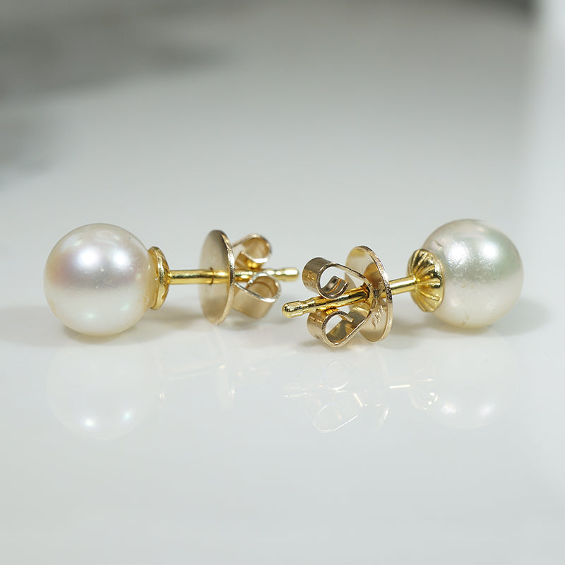 Luminous 7mm Pearls in Fancy Gold Stud Settings