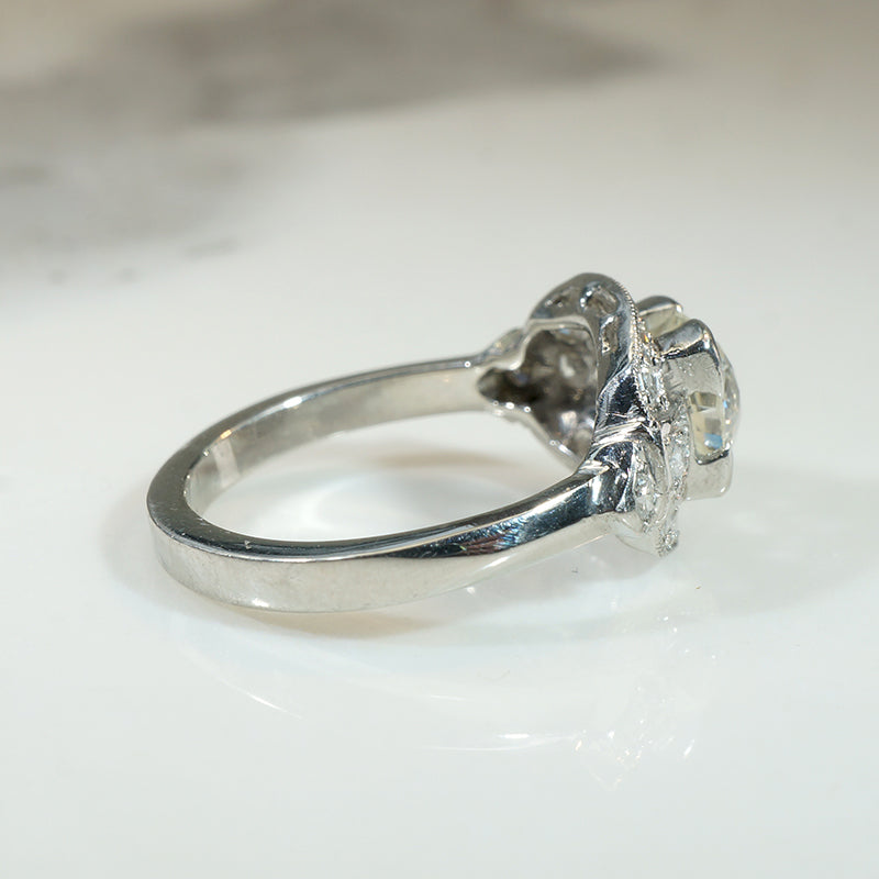 Dazzling 1930s Diamond & Platinum Deco Engagement Ring