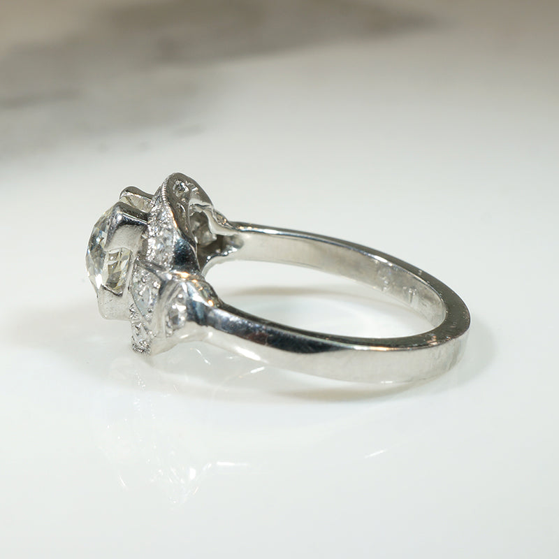 Dazzling 1930s Diamond & Platinum Deco Engagement Ring