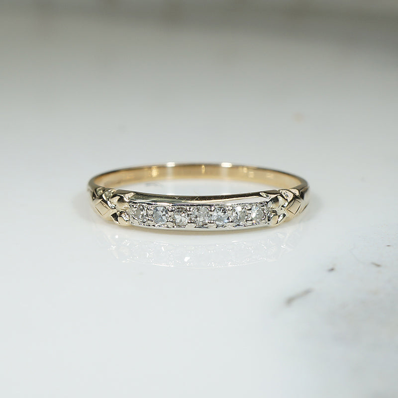 Petite Vintage Diamond Band