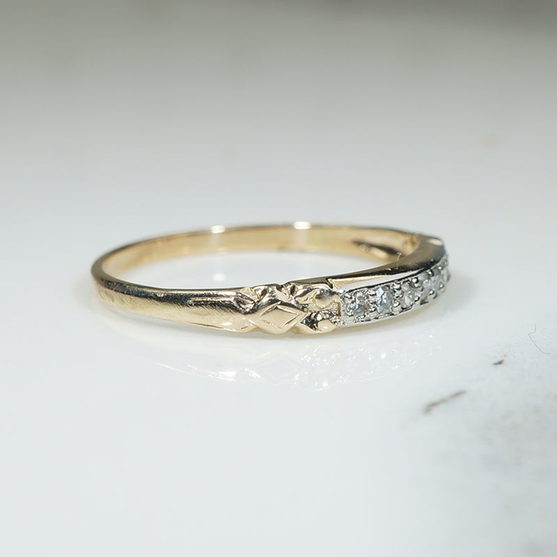 Petite Vintage Diamond Band