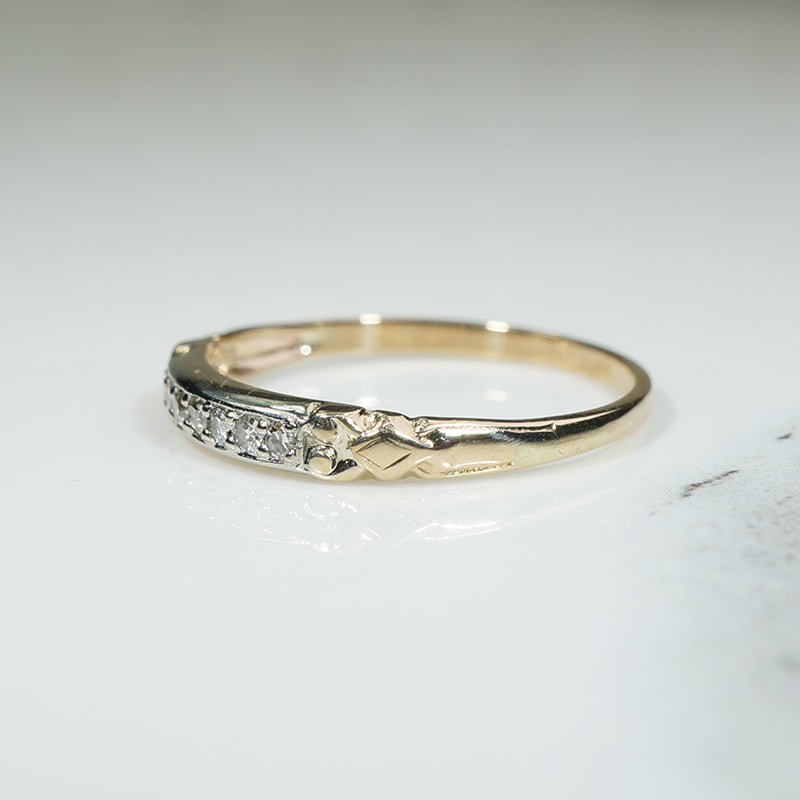 Petite Vintage Diamond Band