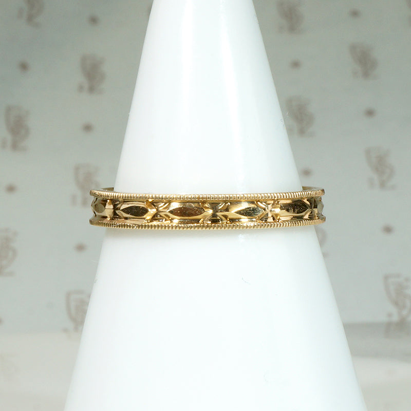 Precise Carved Deco Pattern NOS Gold Band