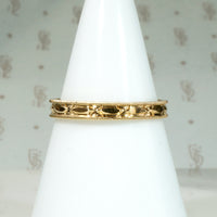 Precise Carved Deco Pattern NOS Gold Band