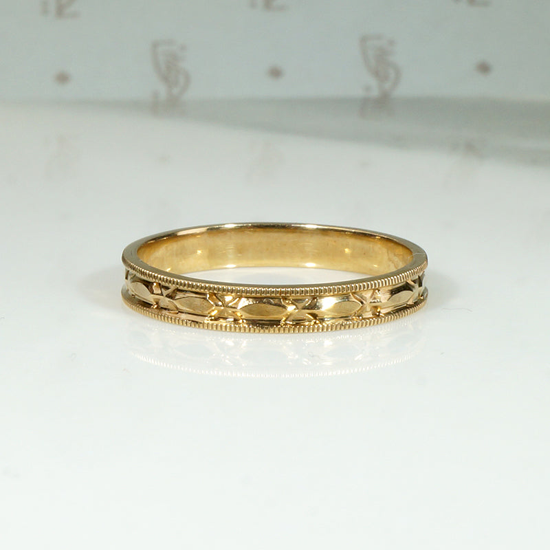 Precise Carved Deco Pattern NOS Gold Band