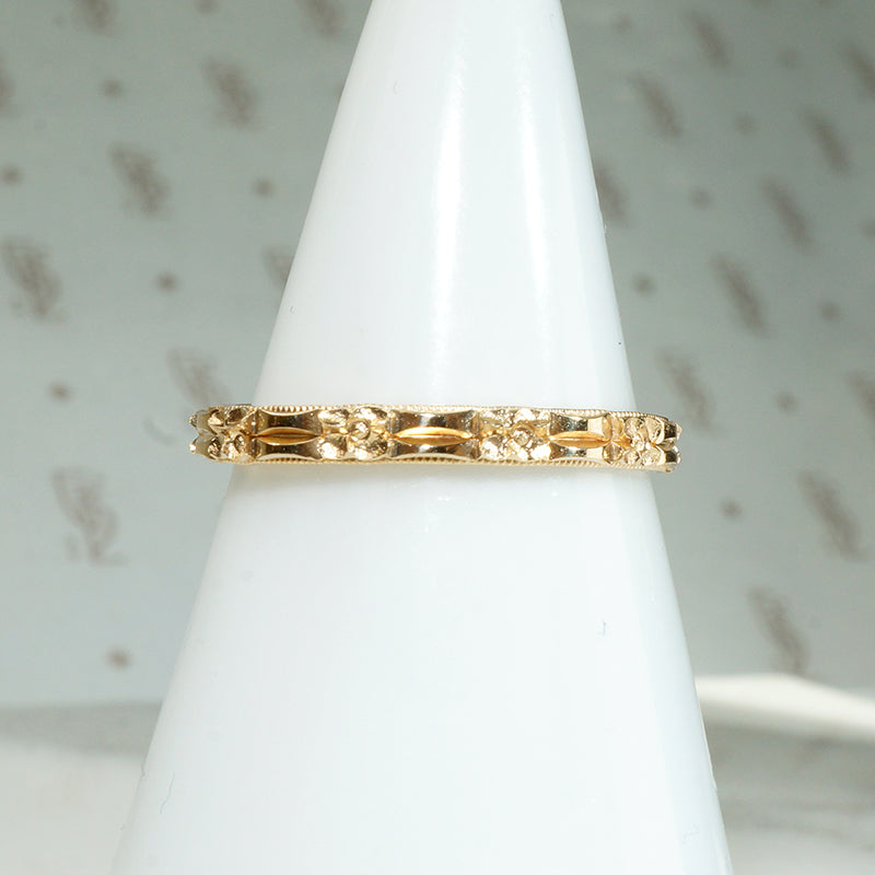 Art Deco Engraved Bars & Flowers NOS Gold Band