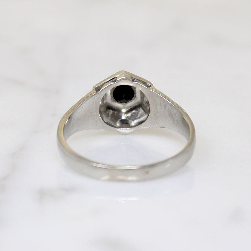 Stylish Art Deco Onyx & Engraved White Gold Ring