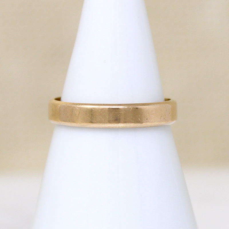 Lovely 18k Gold Size 6.5 Wedding Band