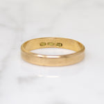 Lovely 18k Gold Size 6.5 Wedding Band