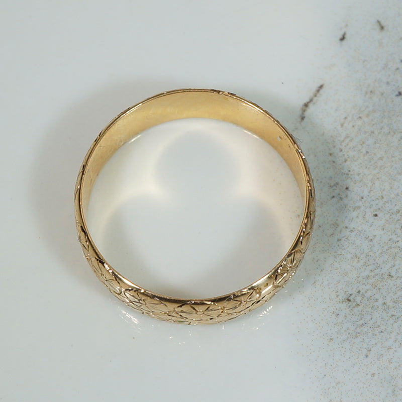 Lily Pad 18k Gold Wedding Band