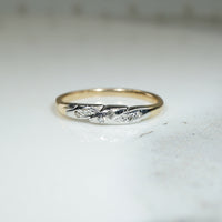 Pretty 2-Tone Diamond Band