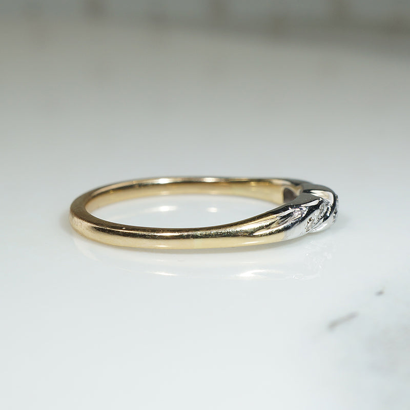 Pretty 2-Tone Diamond Band