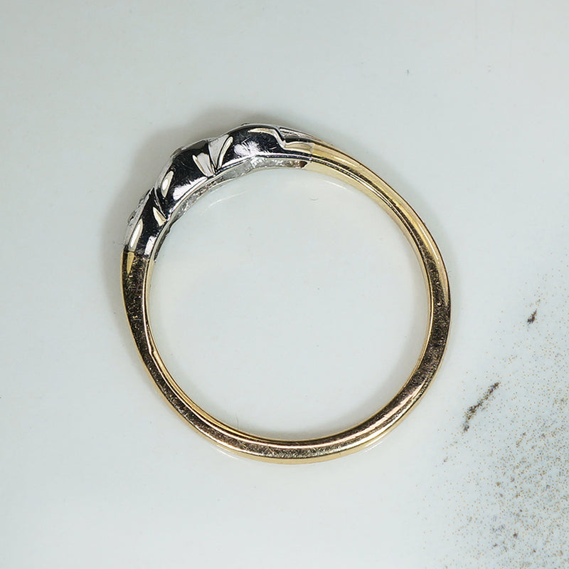 Pretty 2-Tone Diamond Band