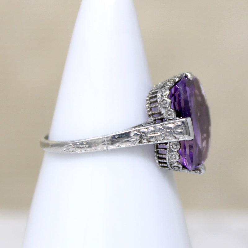 Glowing Amethyst in Ornate 18k Gold Ring
